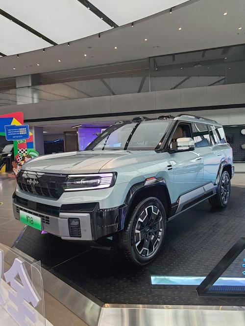 重庆九龙坡区展建隆企业管理咨询比亚迪方程豹硬派越野的爆款，英菲尼迪35周年与你共成长